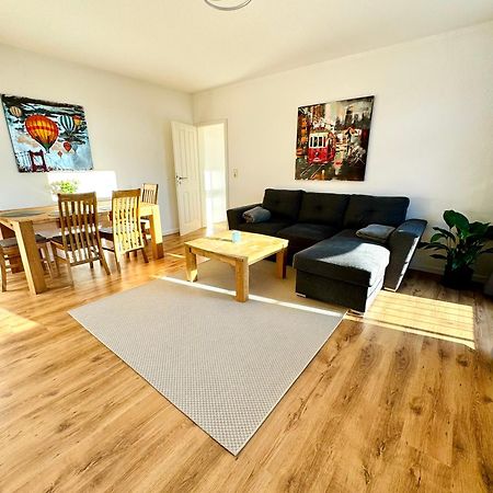 Schicke Wohnung Im Gruenen Hinterhof Schwerin  Eksteriør bilde